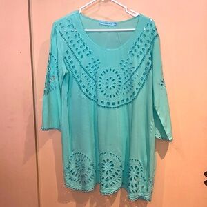 Solitaire Swim size medium 100% rayon ice blue tunic swim beach coverup